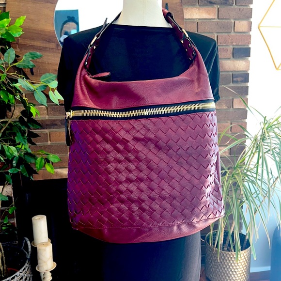 Madison West Handbags - MADISON WEST LARGE SHOULDER BAG!🩶